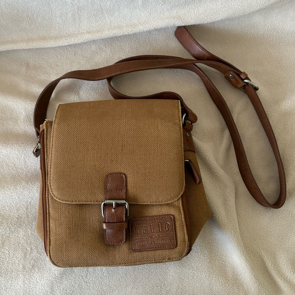 Vintage Relic Brown Strength Durability Purse new